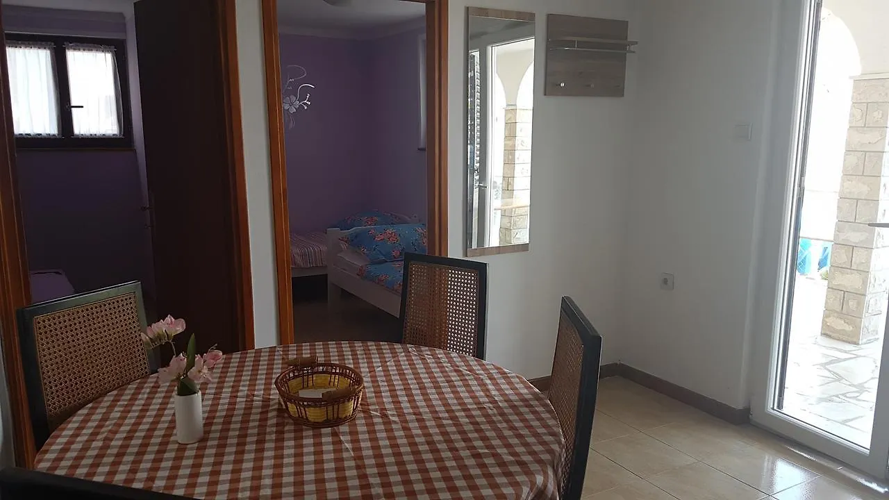 Apartments Jobst Trogir 0*,